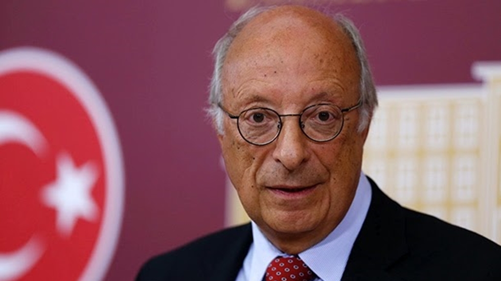 Türmen: “Türkiye’de tek bir kanaldan beyin yıkama yapılıyor”