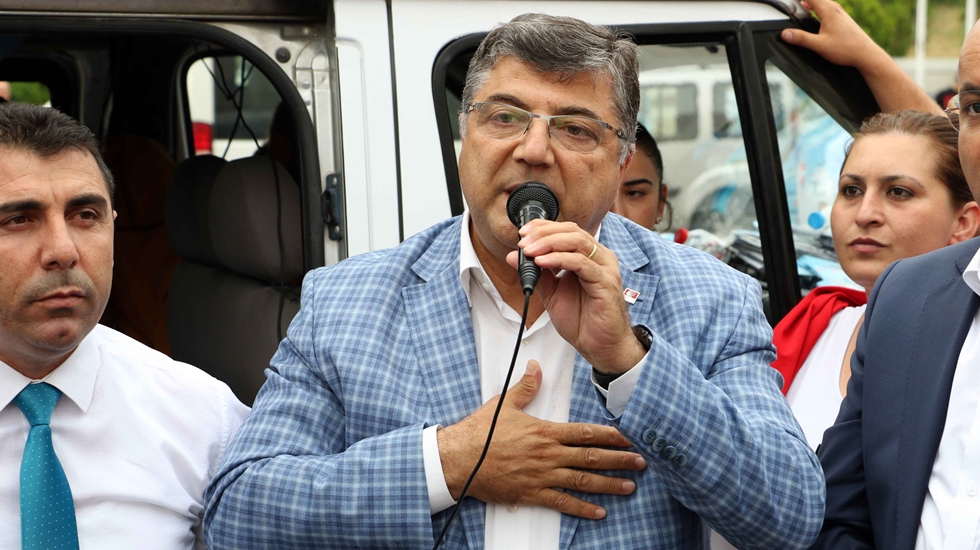 CHP’li Sındır: “Paraları değil yoksulluğu sıfırlayacak olanlara oy verin”