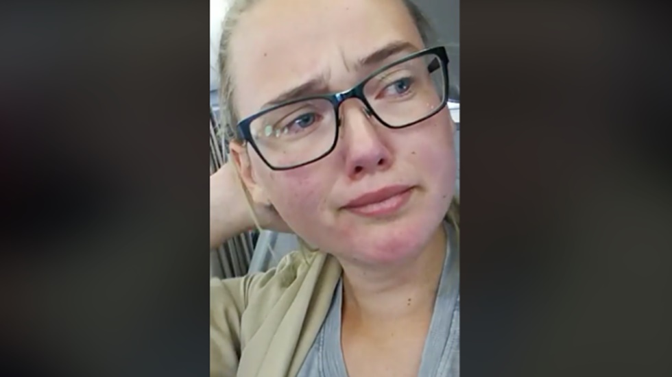 THY uçağını durduran İsveçli Elin, Afgan yolcunun sınır dışı edilmesini önledi