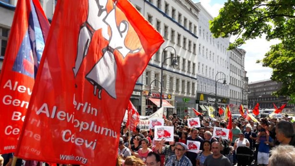 Eyalet H&uuml;k&uuml;meti ile Aleviler arasında anlaşma: Alevilik dersi ve Alevilere bayram izni