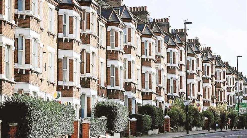 Türk milyonerler Londra’dan 85 bin konut aldı