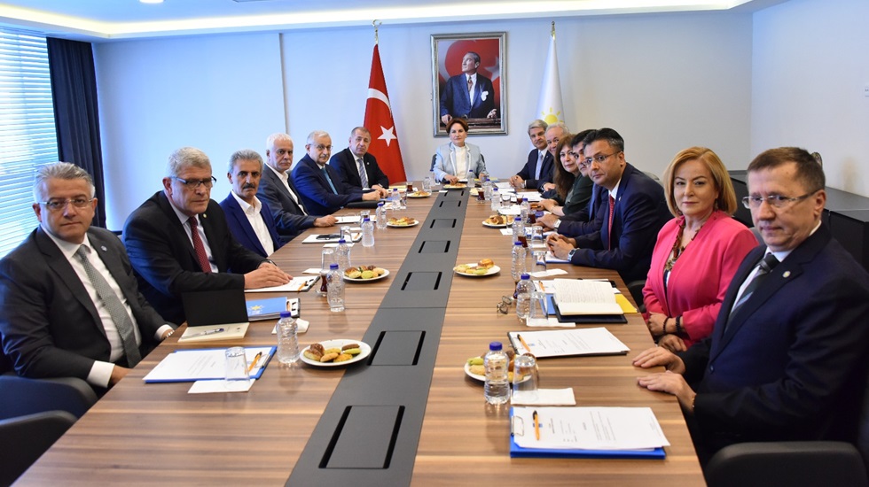 Aytun Çıray: İYİ Parti milletimizi uyarı görevini layıkıyla yerine getirecektir