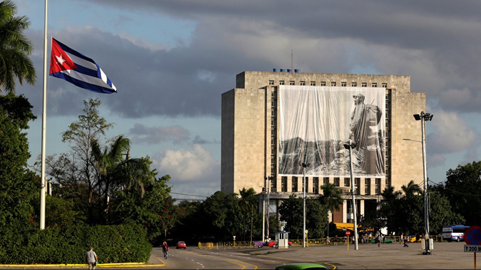 Küba Anayasasında komünizm çıkartılıyor…