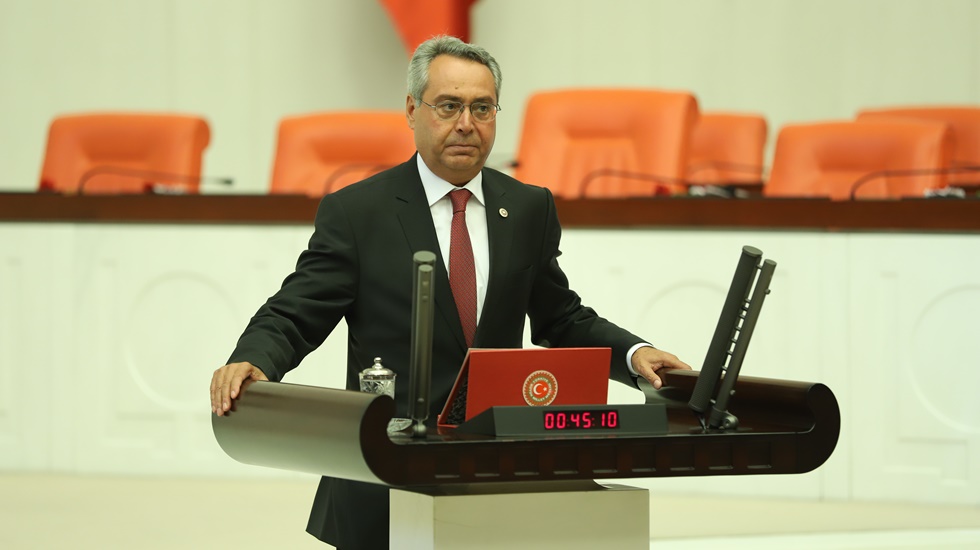 CHP’li Zeybek: “Modern Sürgün Yasası AKP oyları ile kabul edildi”