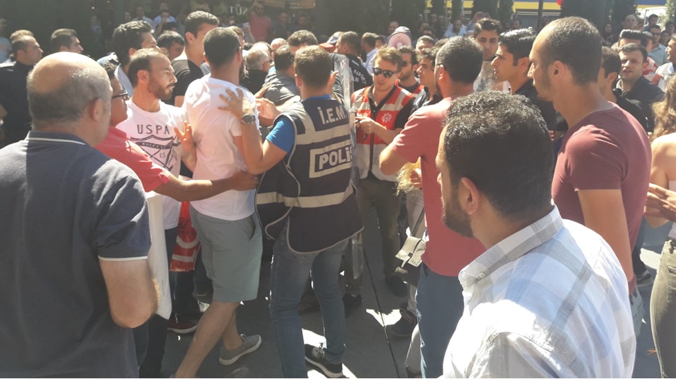 Makro-Uyum ve Real Market işçilerine polis müdahalesi