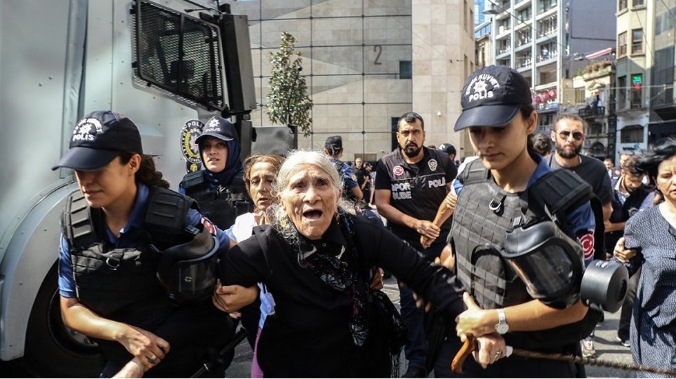 İHD ve TİHV: ‘Cumartesi Anneleri yasaklanamaz’