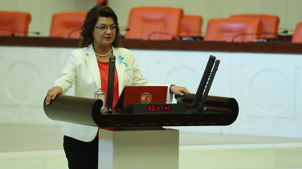 CHP’li Şahin: Mülakati birak liyakata dön!