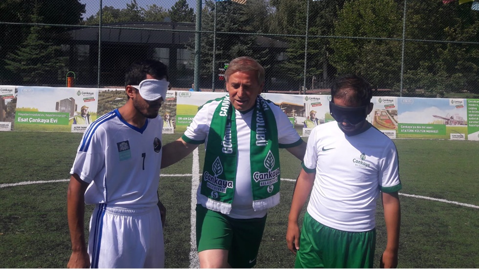 Kalp gözüyle görenler engel tanımaz