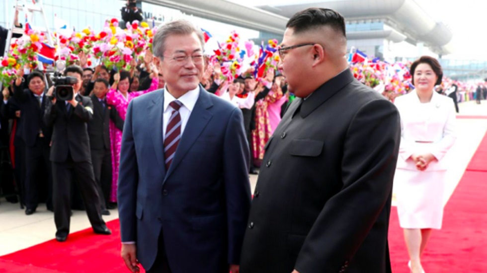 Güney Kore lideri Kuzey Kore’ye patron temsilcileriyle gitti