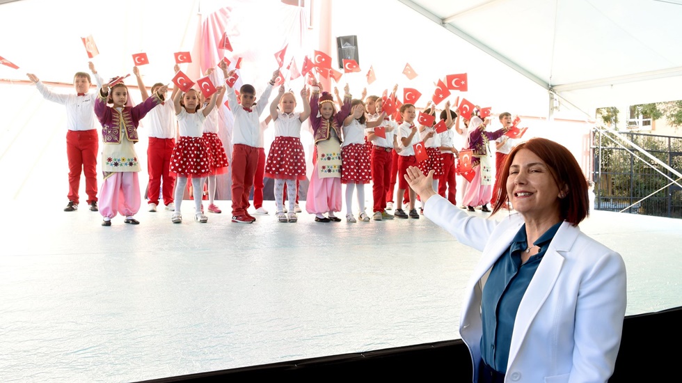 Başkan Toprak, yeni eğitim- öğretim yılı açılış programına katıldı.