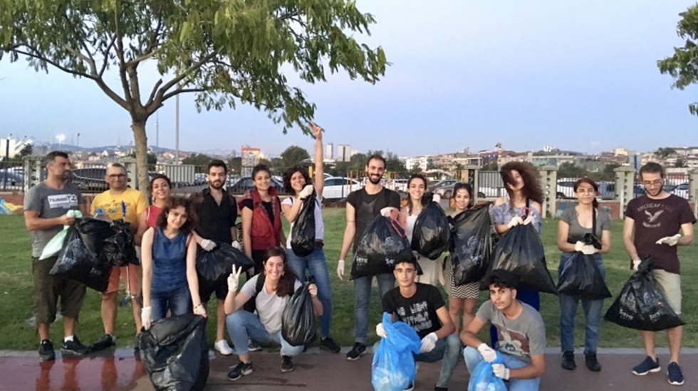 Bugün günlerden ‘Sokağımızı temizleyelim’ günü