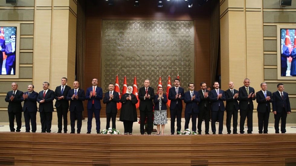 Cumhuriyet tarihinde bir ilk. B&ouml;yle bir şey g&ouml;r&uuml;lmedi. Hala resmi a&ccedil;ıklama yok