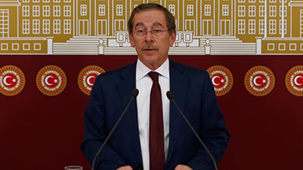 Öztürk Yılmaz’a  bir tepki de Abdüllatif Şener’den: “Türkçe ezan tartışması kapatılmıştır”