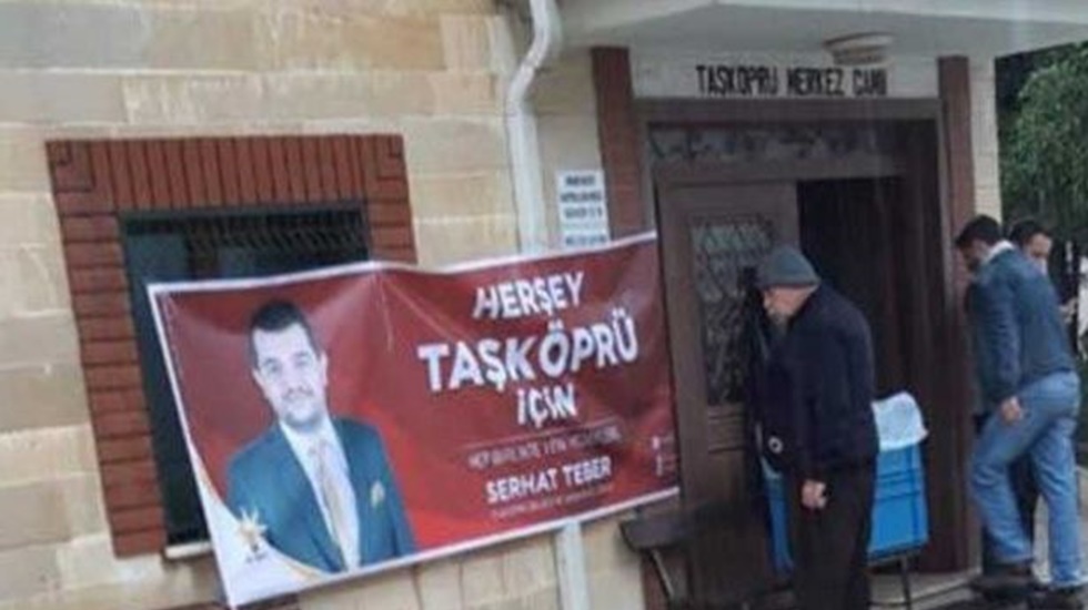 Olmaz detirten olay: AKP’li aday adayından camide seçim propagandası