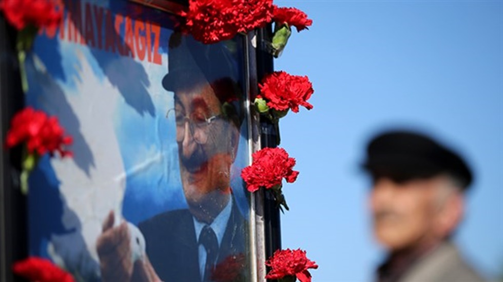Bülent Ecevit kabri başında anıldı