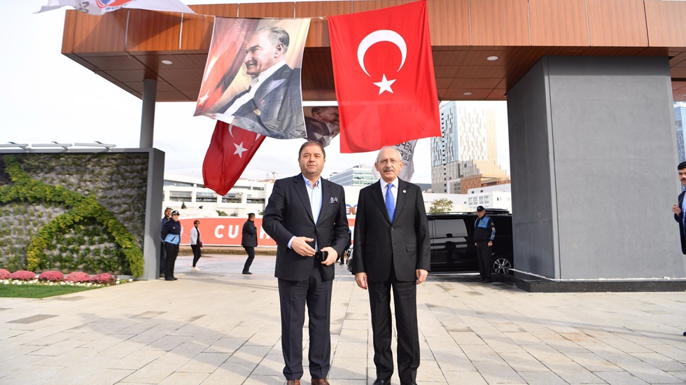 Kılıçdaroğlu Cumhuriyet Parkı’nı ziyaret etti