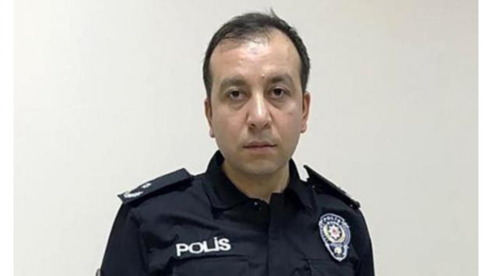 3 ay polis üniforması ve kimliğiyle gezdi