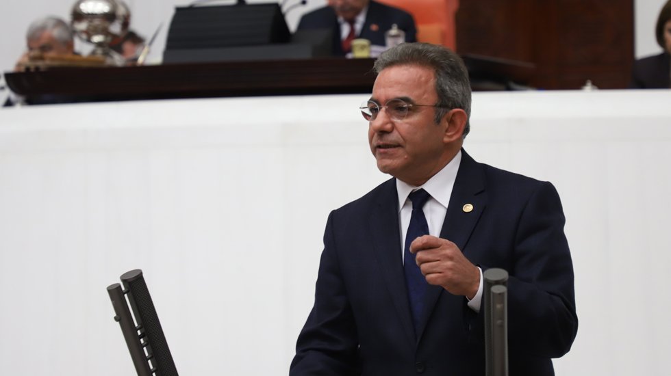 Bakandan insafsız bütçe itirafı