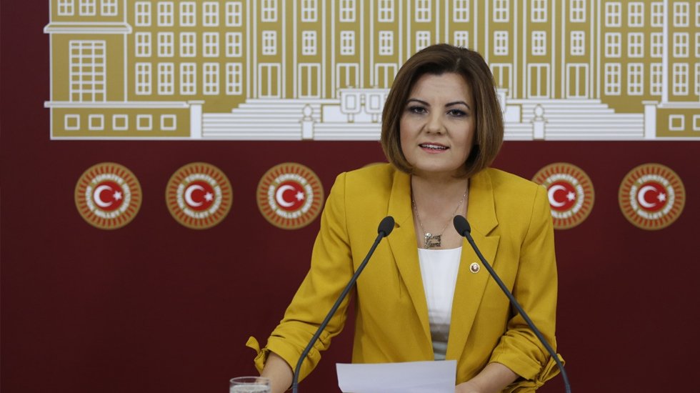 Hürriyet, “Kadrosuz usta öğreticilerin sesini duyun”