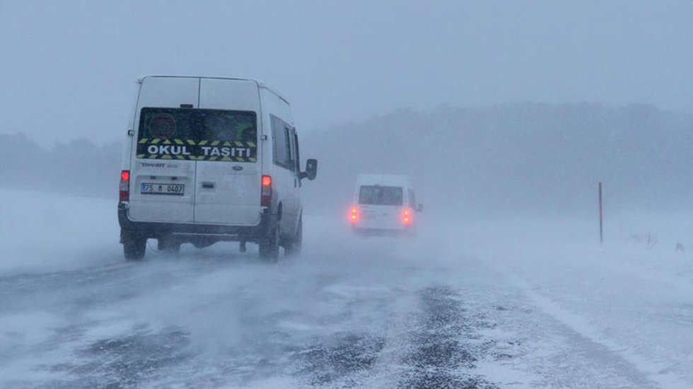 Kar nedeniyle 40 yol ulaşıma kapatıldı!