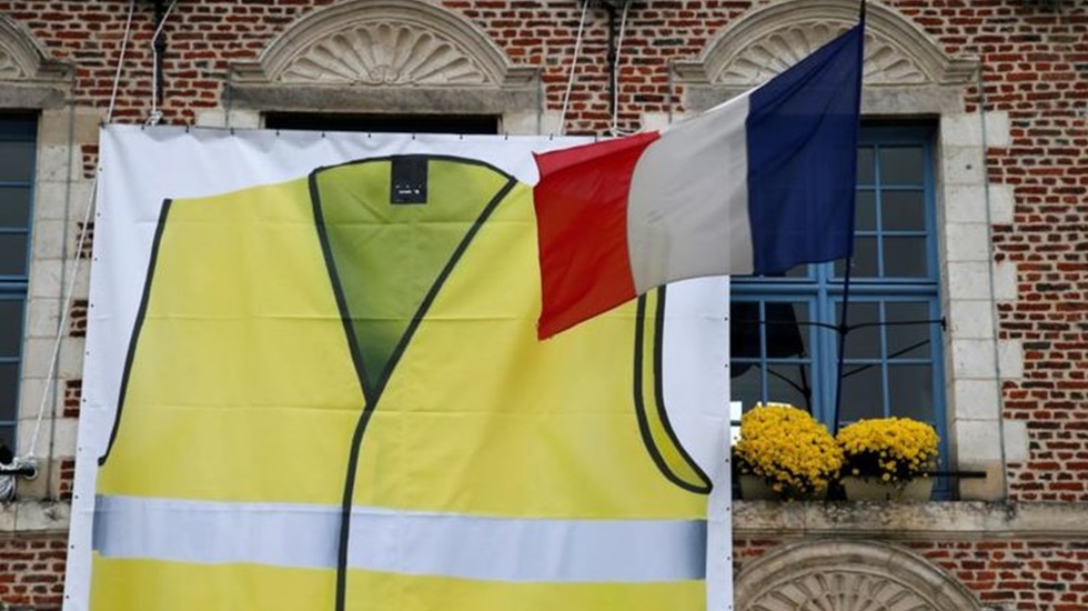 Macron'da Sarı Yeleklilere darbe: Şanzelize meydanını eylemlere kapatmaya hazırlanıyor