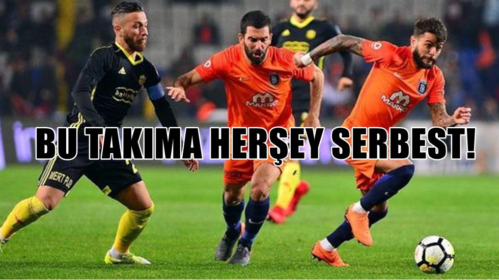 Başakşehir'li  Arda Turan ayak kırdı sarı kart dahi görmedi!