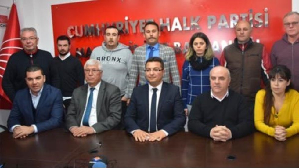 CHP'li o ilçe yönetimi de istifa etti