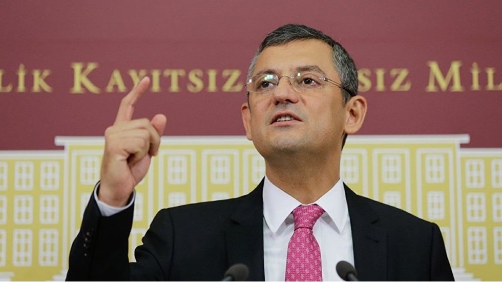 CHP’li Özel, Binali Yıldırım’a: Demokrasi tarihine kara leke sürdünüz