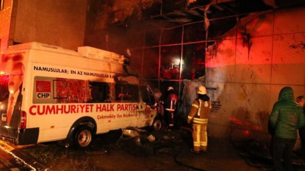 CHP'nin seçim aracı kundaklandı mı?
