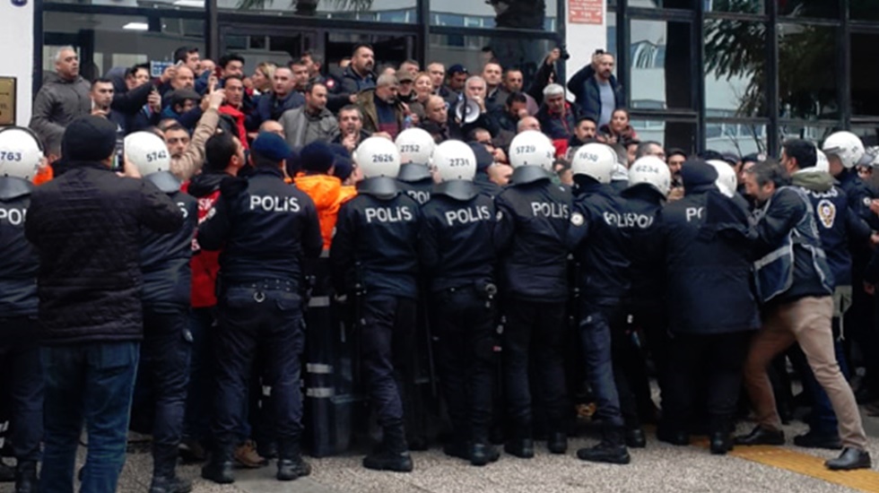 T&uuml;rkiye&rsquo;de 211 yurttaşa bir polis&hellip;