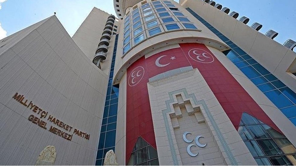 MHP çalışmaya devam ediyor... Bir ihraç daha!