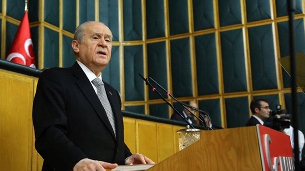 Yılbaşı gecesi Taksim'de açılan ÖSO bayrağına Bahçeli'den tepki