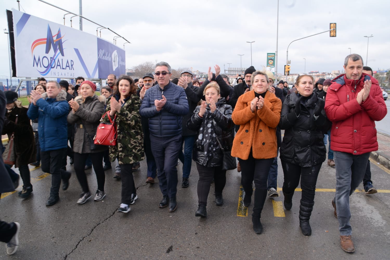 https://yenisoluk.com/uploads/2019/02/Maltepe-yuruyus (3)