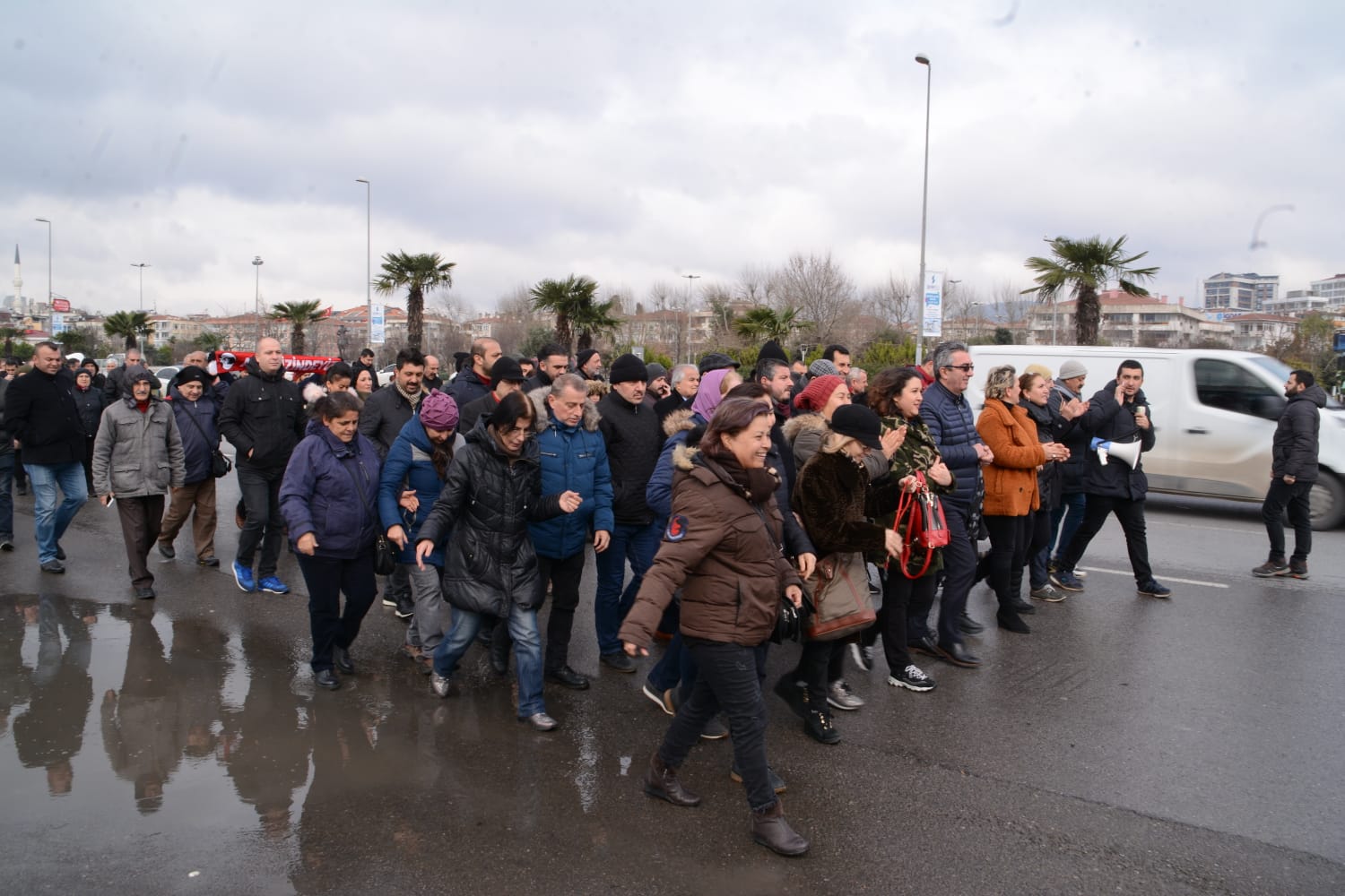 https://yenisoluk.com/uploads/2019/02/Maltepe-yuruyus (7)