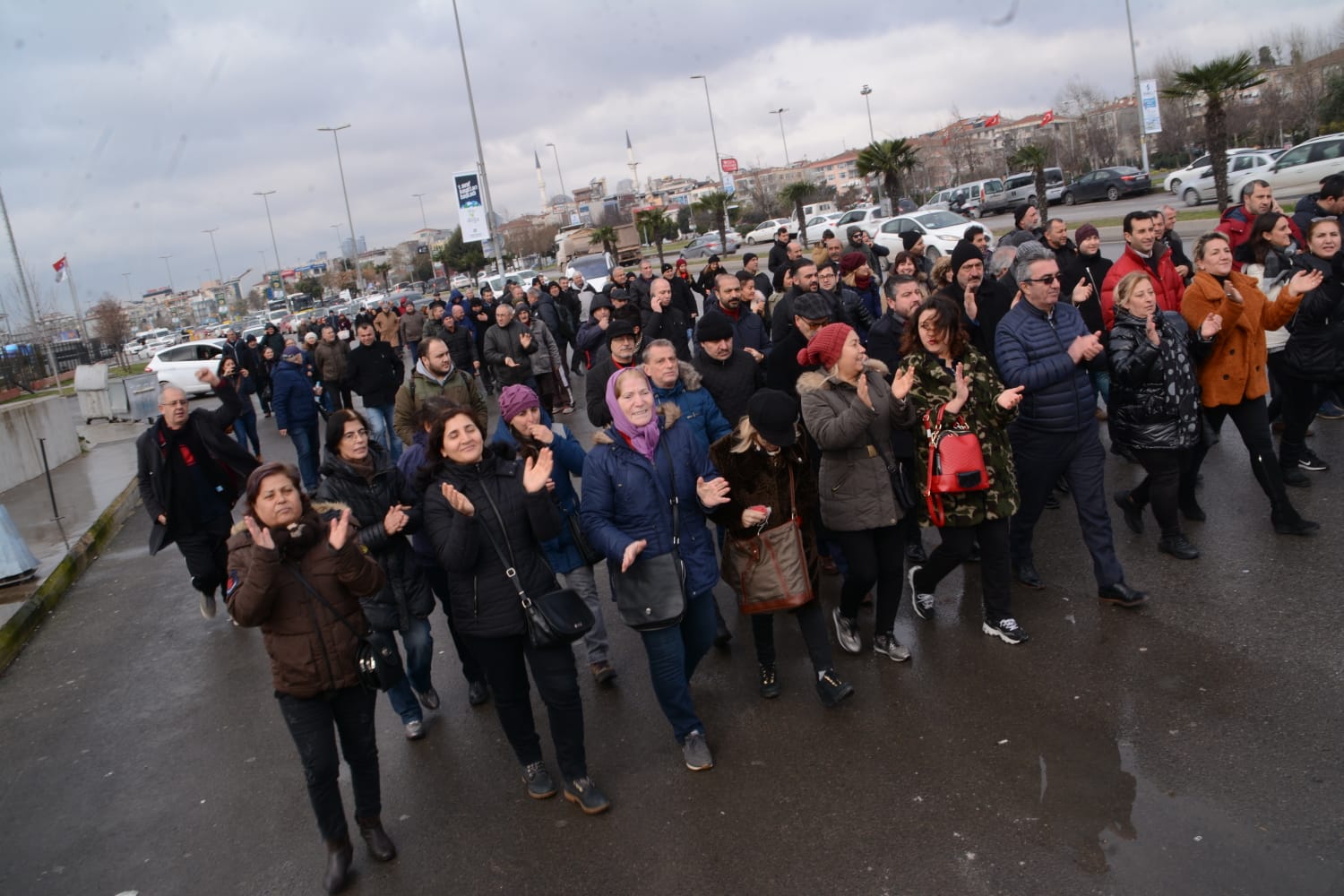 https://yenisoluk.com/uploads/2019/02/Maltepe-yuruyus (8)