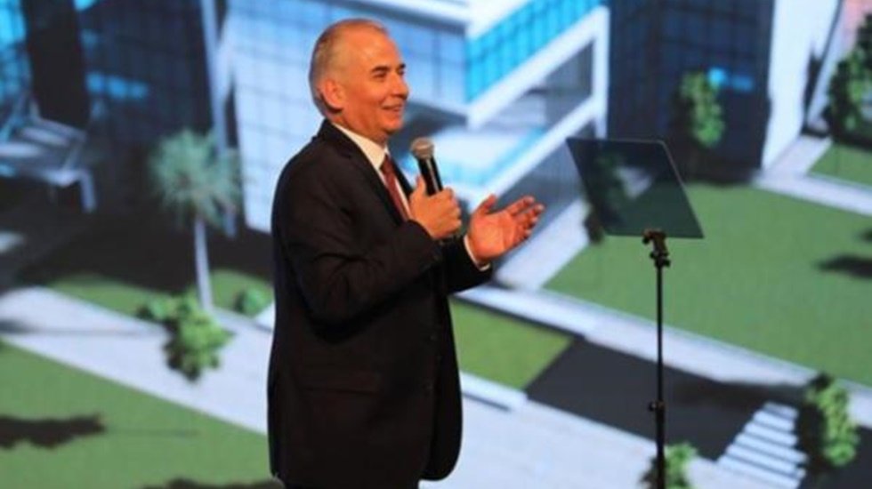 AKP'li Adaydan deniz olmayan kente geniş kumsallı plaj vaadi!
