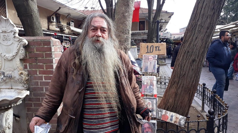 Çınaraltı'nın efsanesi Hüseyin Avni Dede’ye sürgün