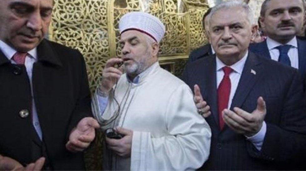 Camii imamından cemaate 'Binali Yıldırım' duası