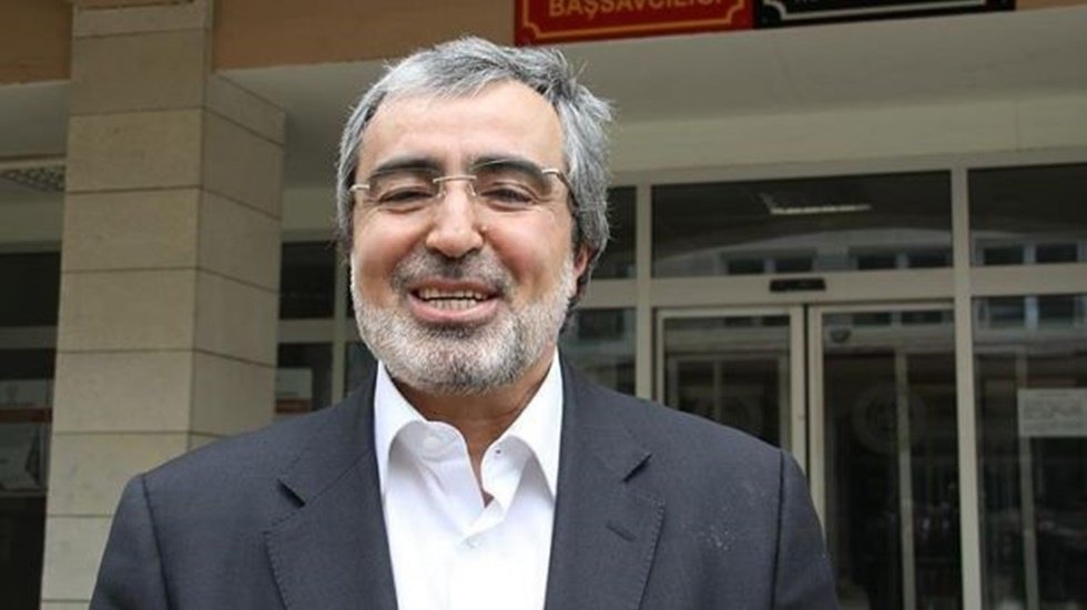 Jet Fadıl 'Peygamber torunuyum' diye 40 yıllık profesörü kandırmış