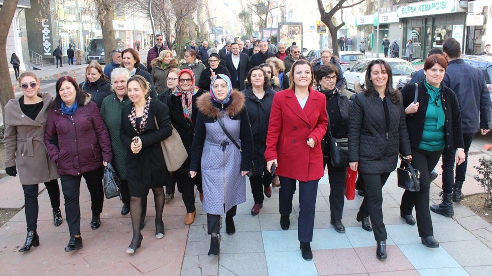Kadınlardan Hürriyet’e tam destek