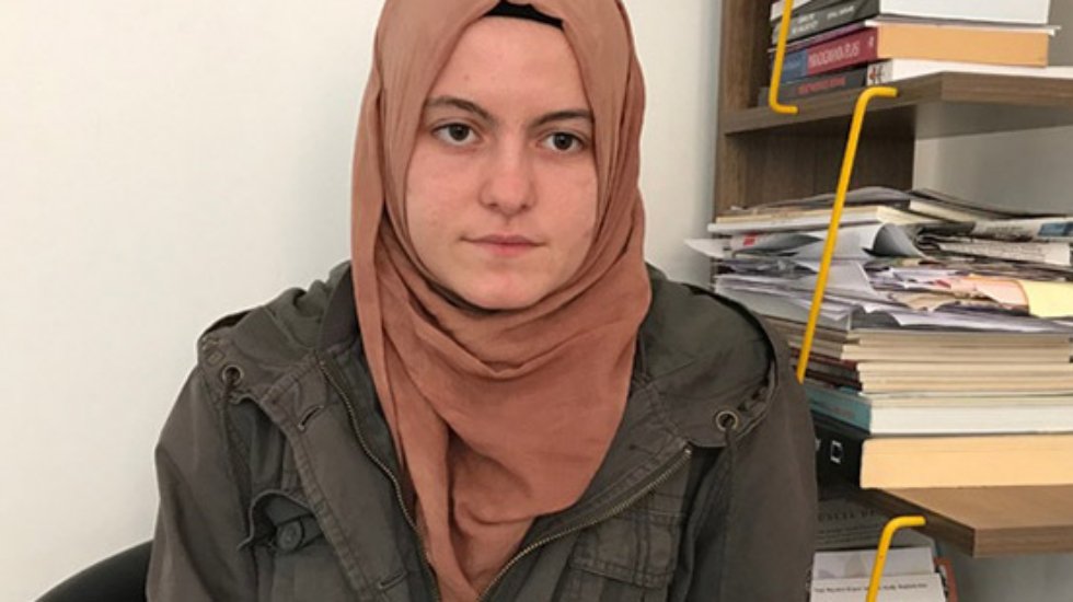 Polis tacizine uğrayan başörtülü öğrenci konuştu
