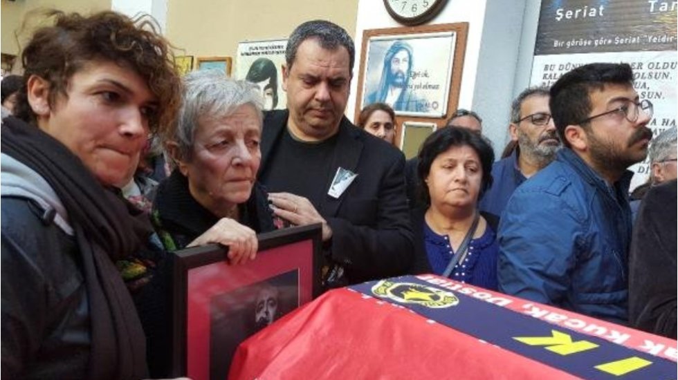 Sanatçı Hakan Yeşilyurt son yolculuğuna uğurlandı