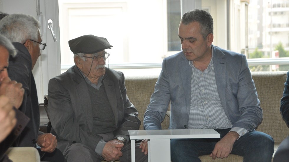 Semih Esen yaşlı ve hastaları ihmal etmedi