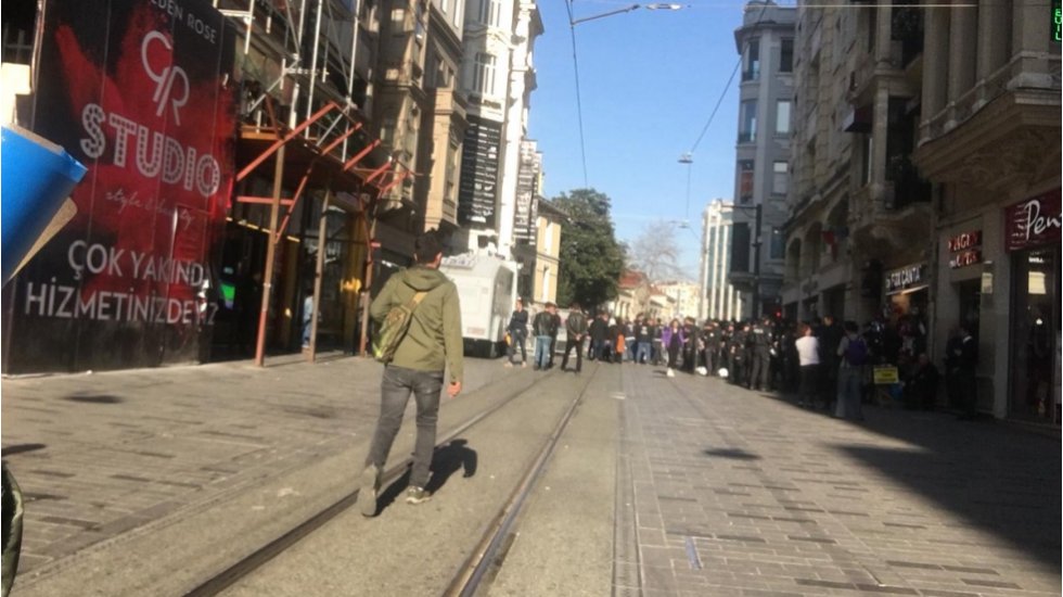 8 Mart Feminist Gece Yürüyüşü öncesi İstiklal Caddesi kapatıldı