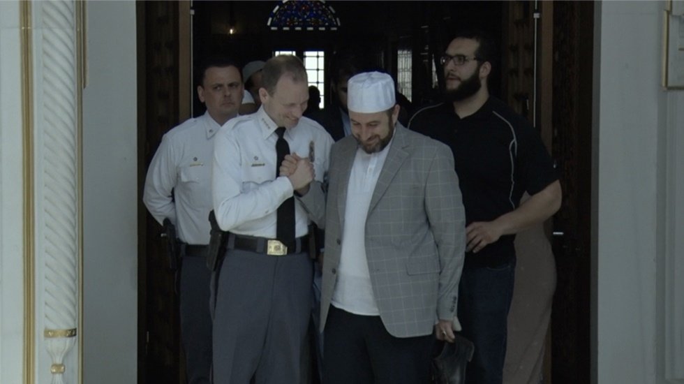 ABD polisi Camilerde güvenlik önlemlerini artırıyor...