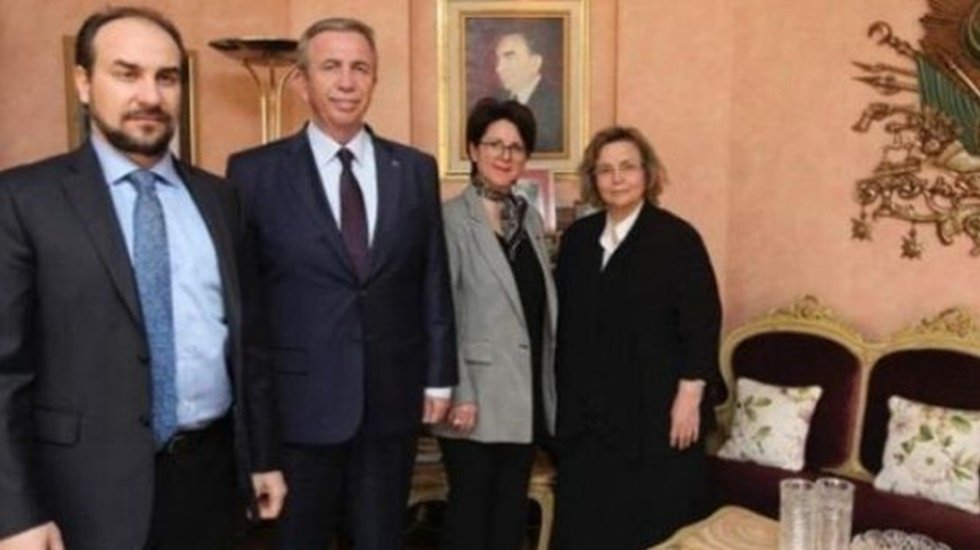 Alparslan T&uuml;rkeş&rsquo;in eşinden Mansur Yavaş&rsquo;a destek