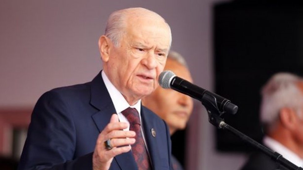 Bahçeli: Gelin de dedeleriniz gibi aynen sizi yerin dibine gömelim