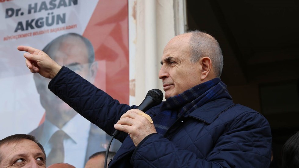 Başkan Akgün: Ben verdiğim sözü tuttum onlar 17 yıldır metrobüs getiremedi