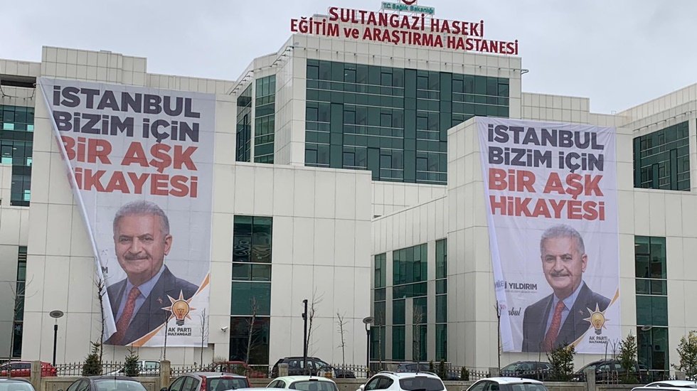 Buda oldu... Devlet hastanesinde pes dedirten afiş!