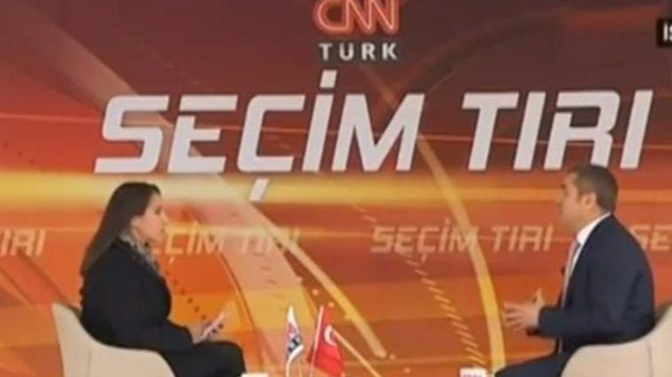 CNN T&uuml;rk yine yaptı yapacağını! CHP'li Konuğun yayınını kestiler